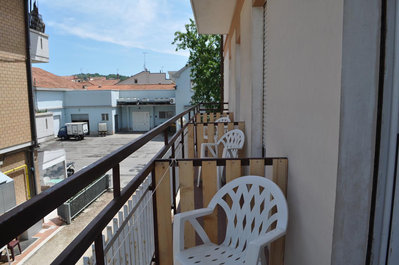 Hotel Urano Cattolica Luaran gambar