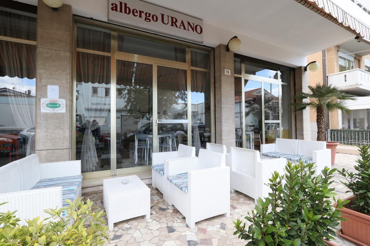 Hotel Urano Cattolica Luaran gambar