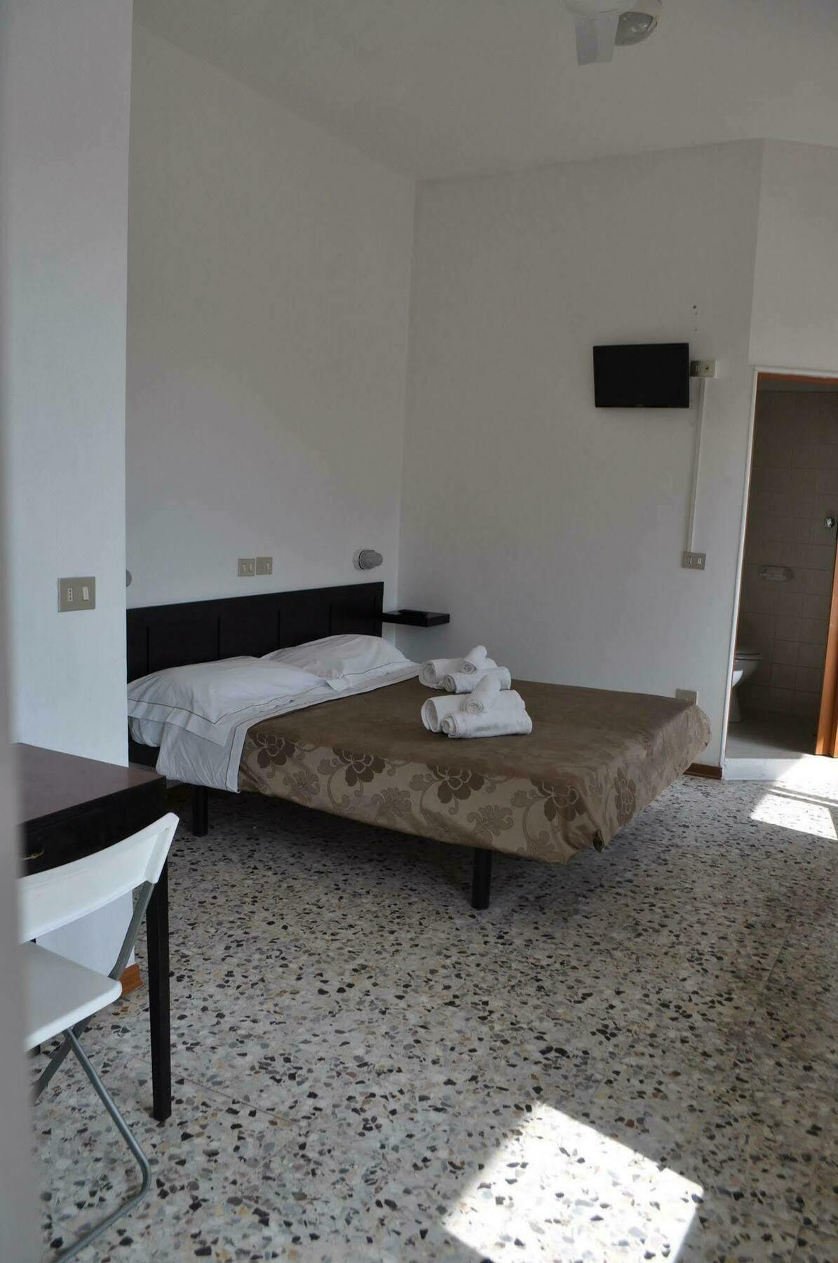 Hotel Urano Cattolica Luaran gambar