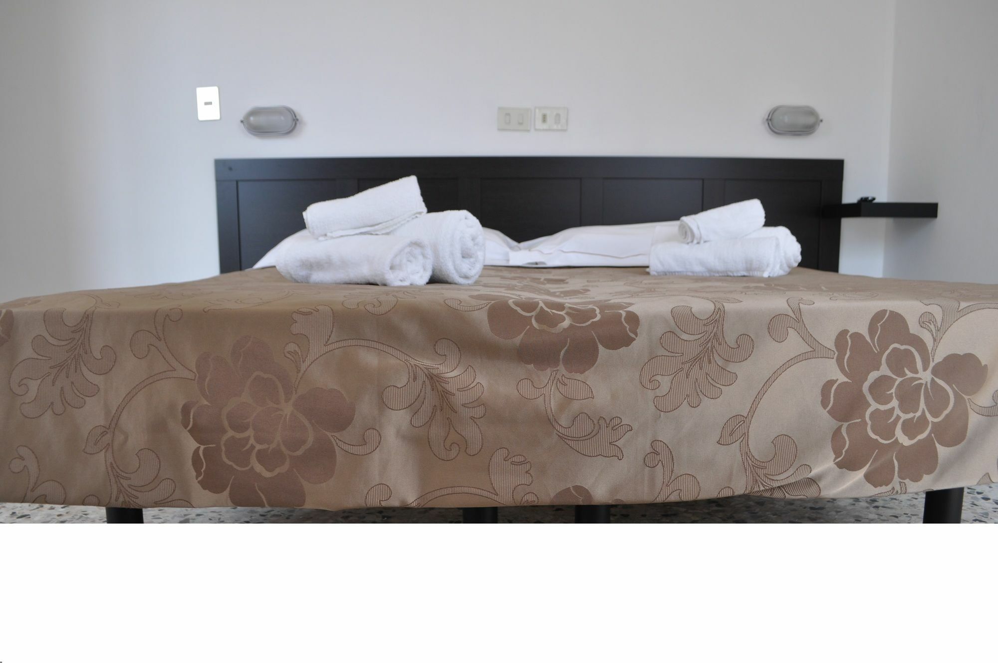 Hotel Urano Cattolica Luaran gambar
