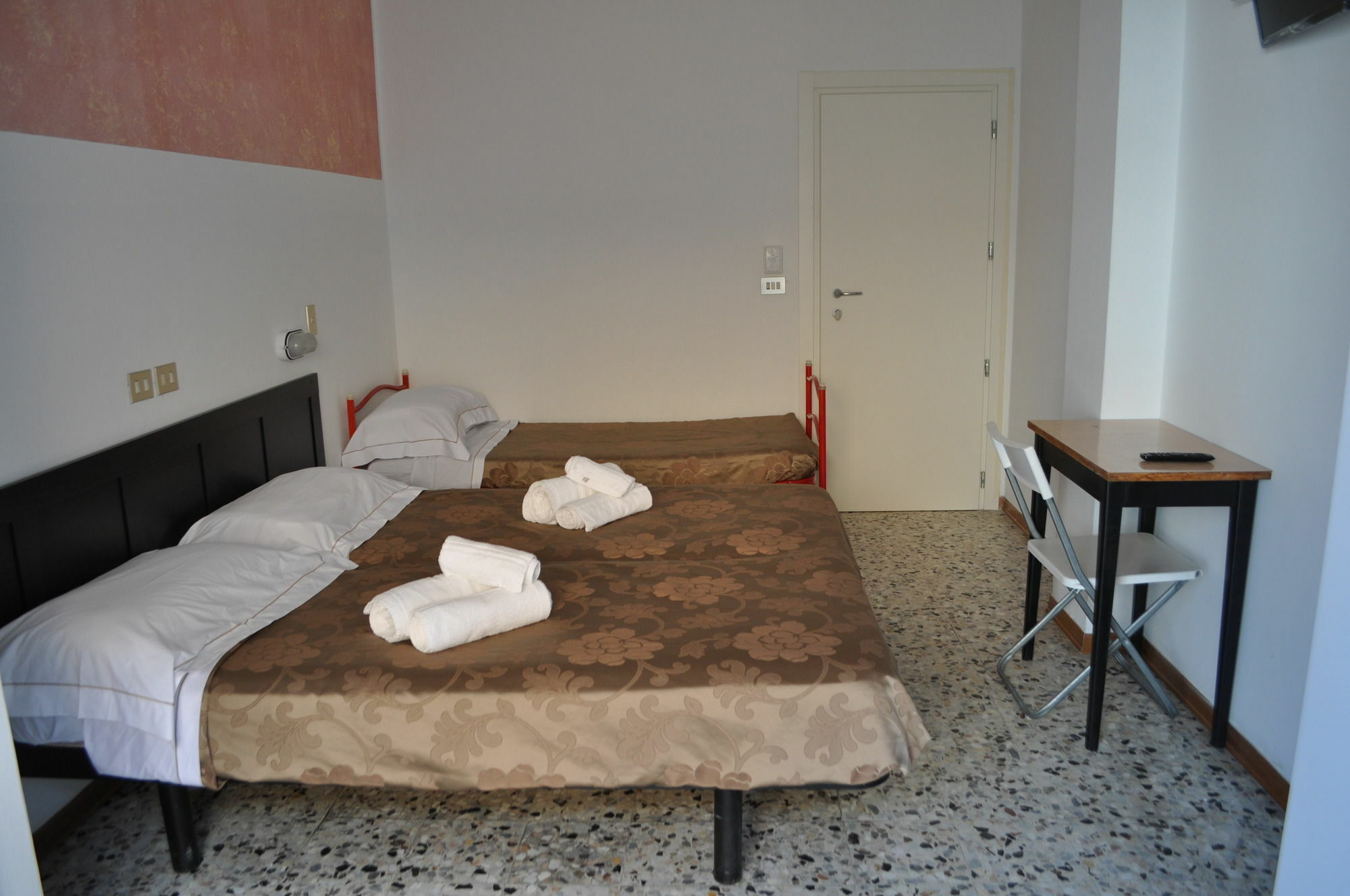 Hotel Urano Cattolica Luaran gambar