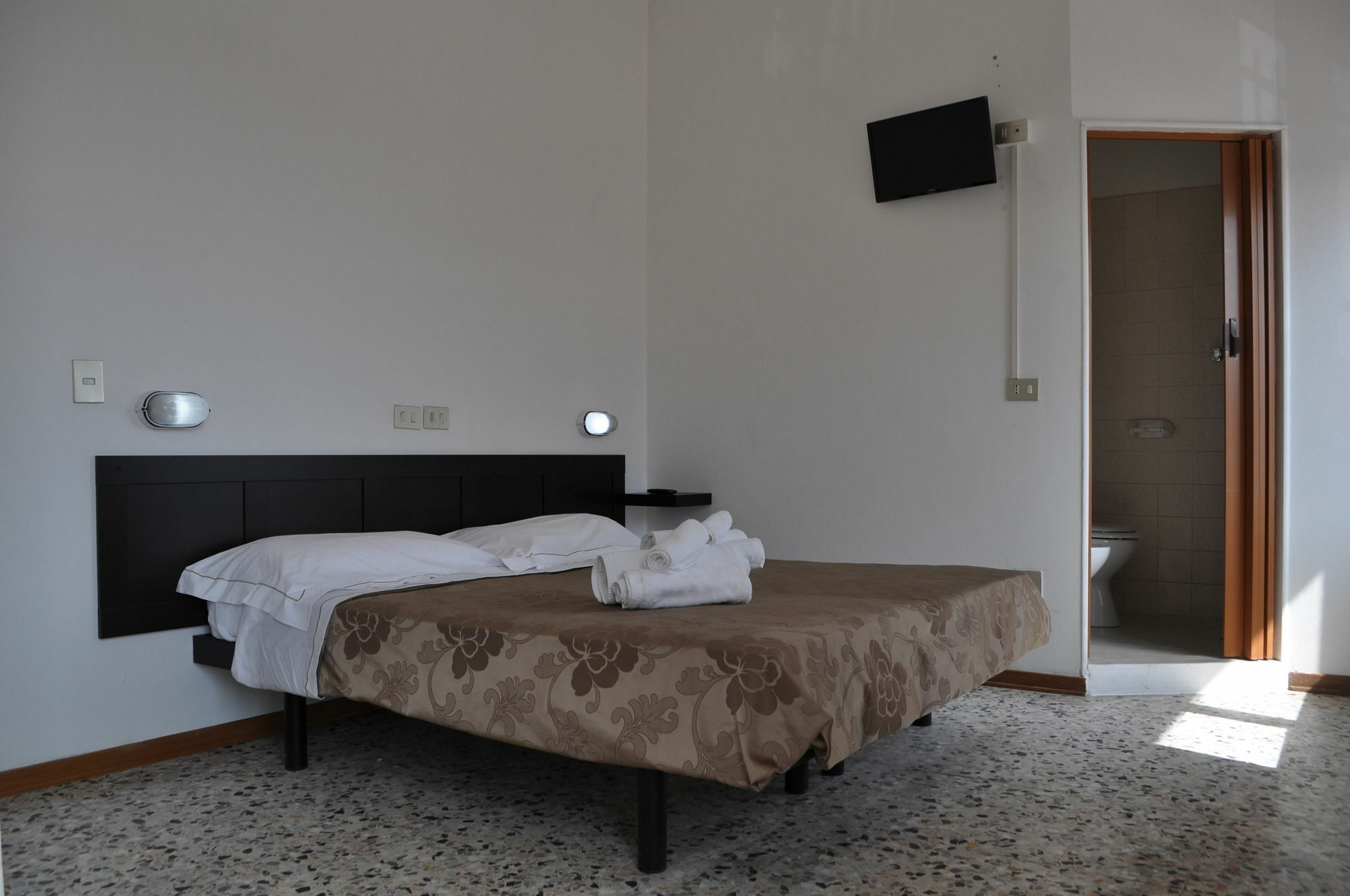 Hotel Urano Cattolica Luaran gambar